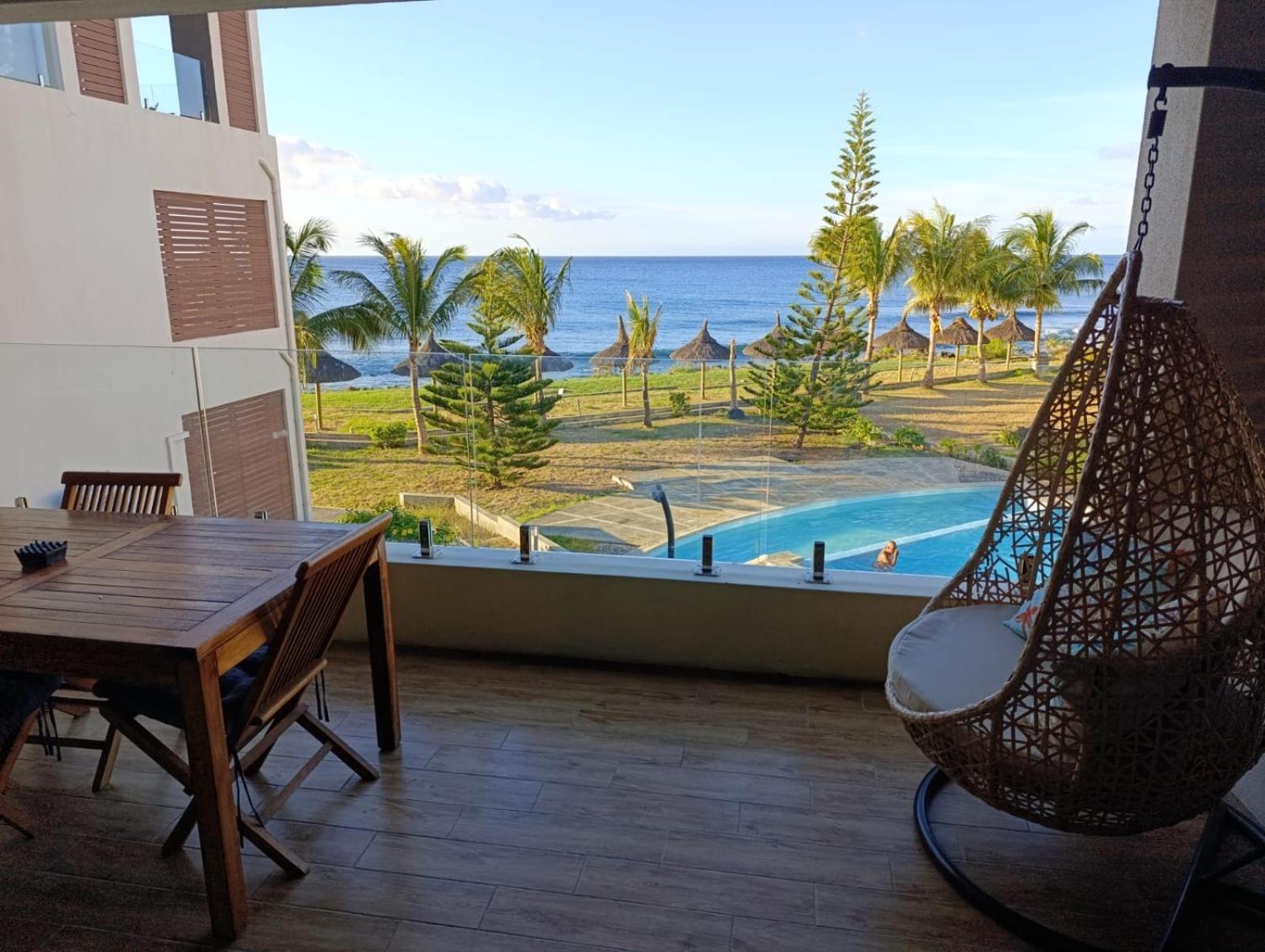 Magnificent Sea-View Apartment Flic-en-Flacq Dış mekan fotoğraf